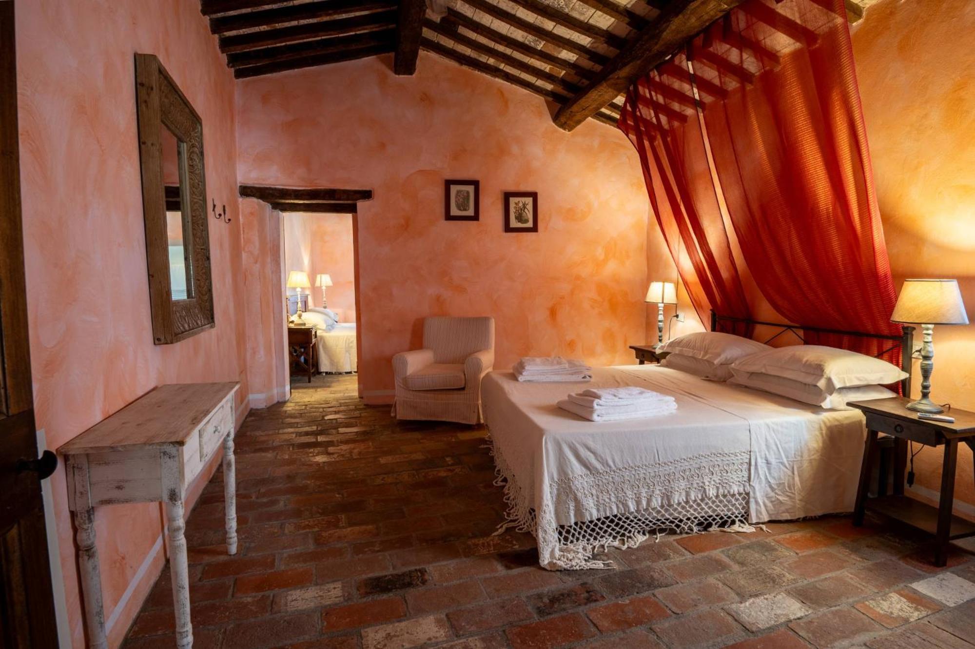 Castello Valenzino Bed and Breakfast Antognola Eksteriør billede