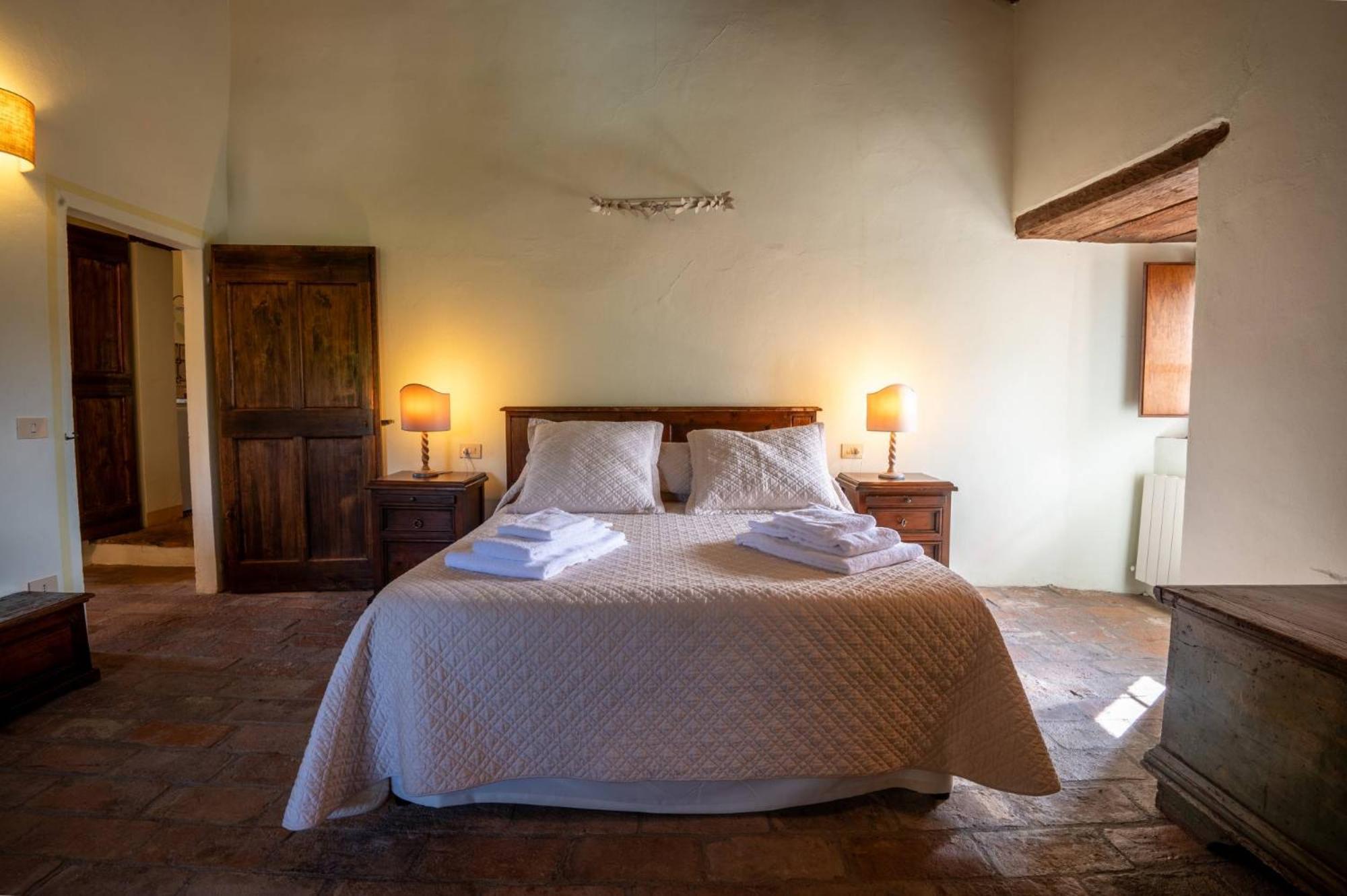 Castello Valenzino Bed and Breakfast Antognola Eksteriør billede