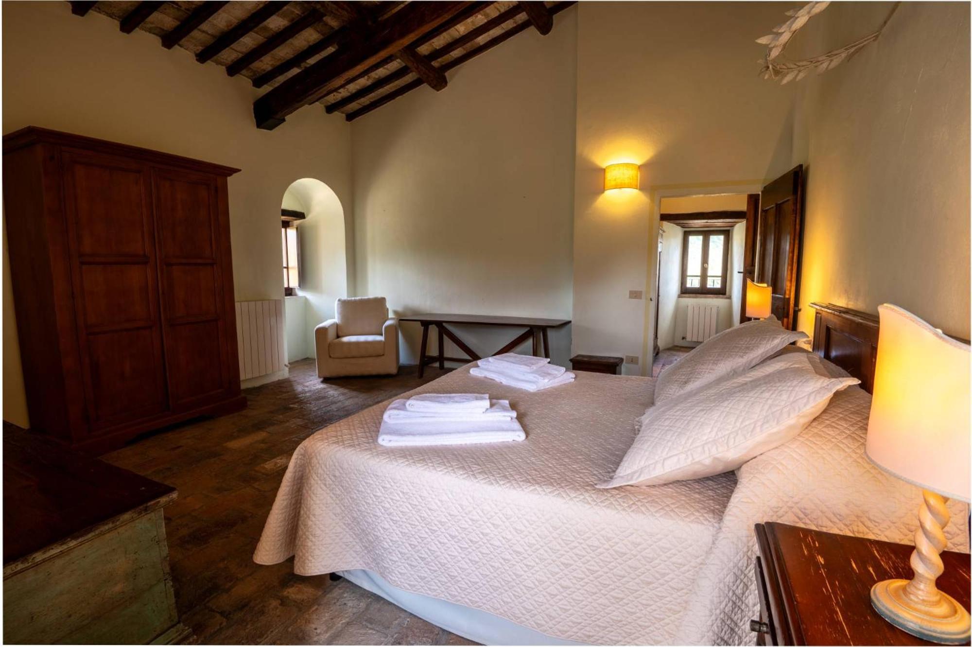 Castello Valenzino Bed and Breakfast Antognola Eksteriør billede