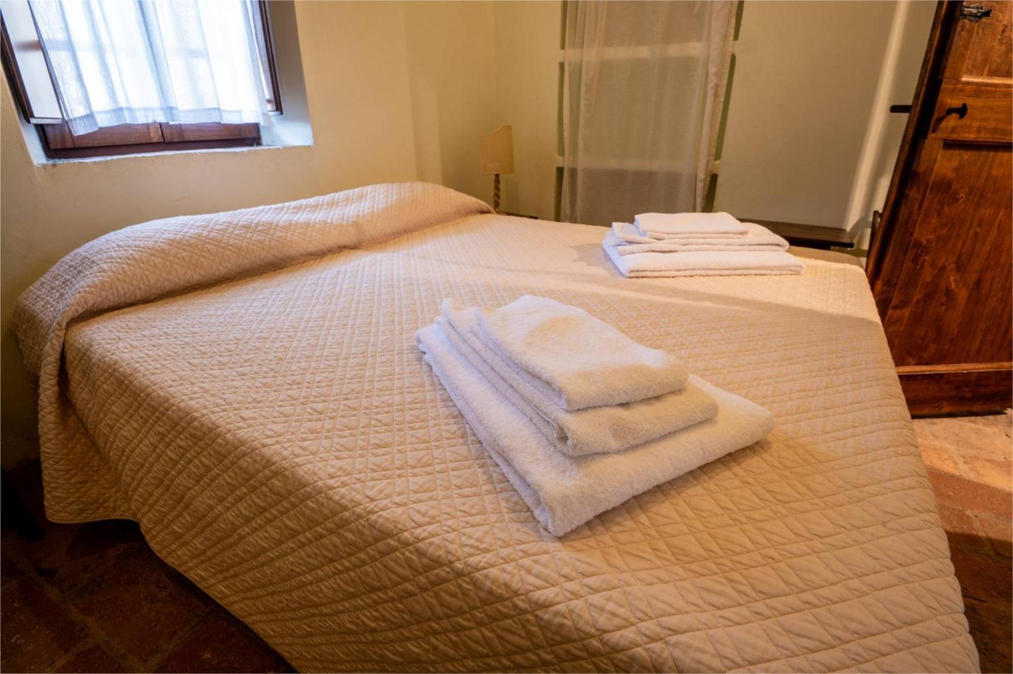 Castello Valenzino Bed and Breakfast Antognola Eksteriør billede