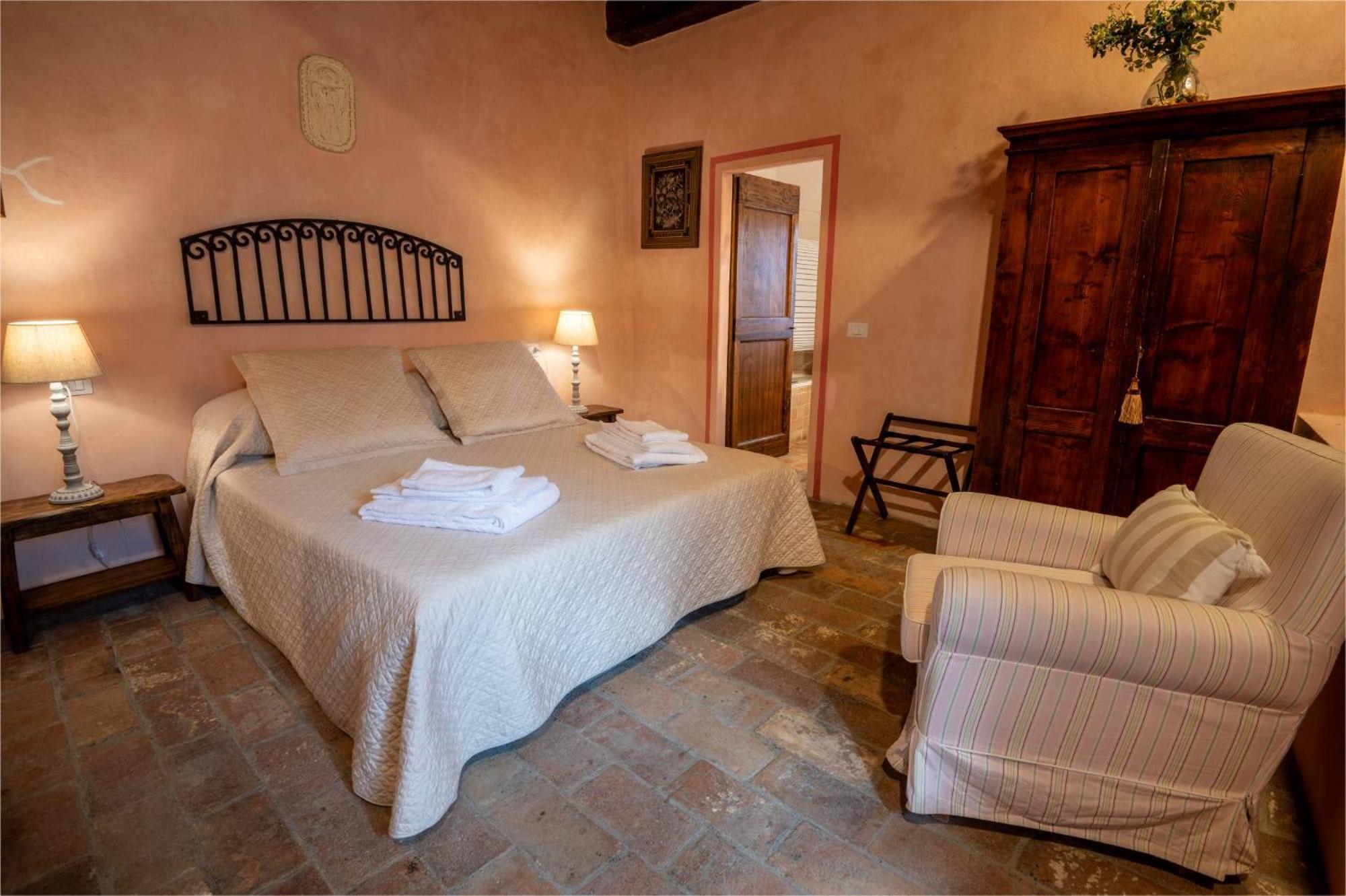 Castello Valenzino Bed and Breakfast Antognola Eksteriør billede