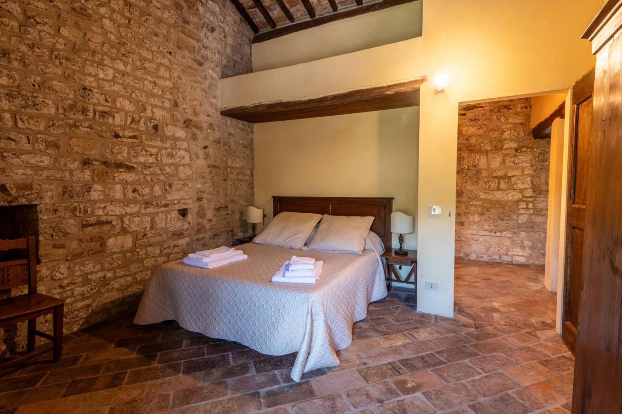 Castello Valenzino Bed and Breakfast Antognola Eksteriør billede