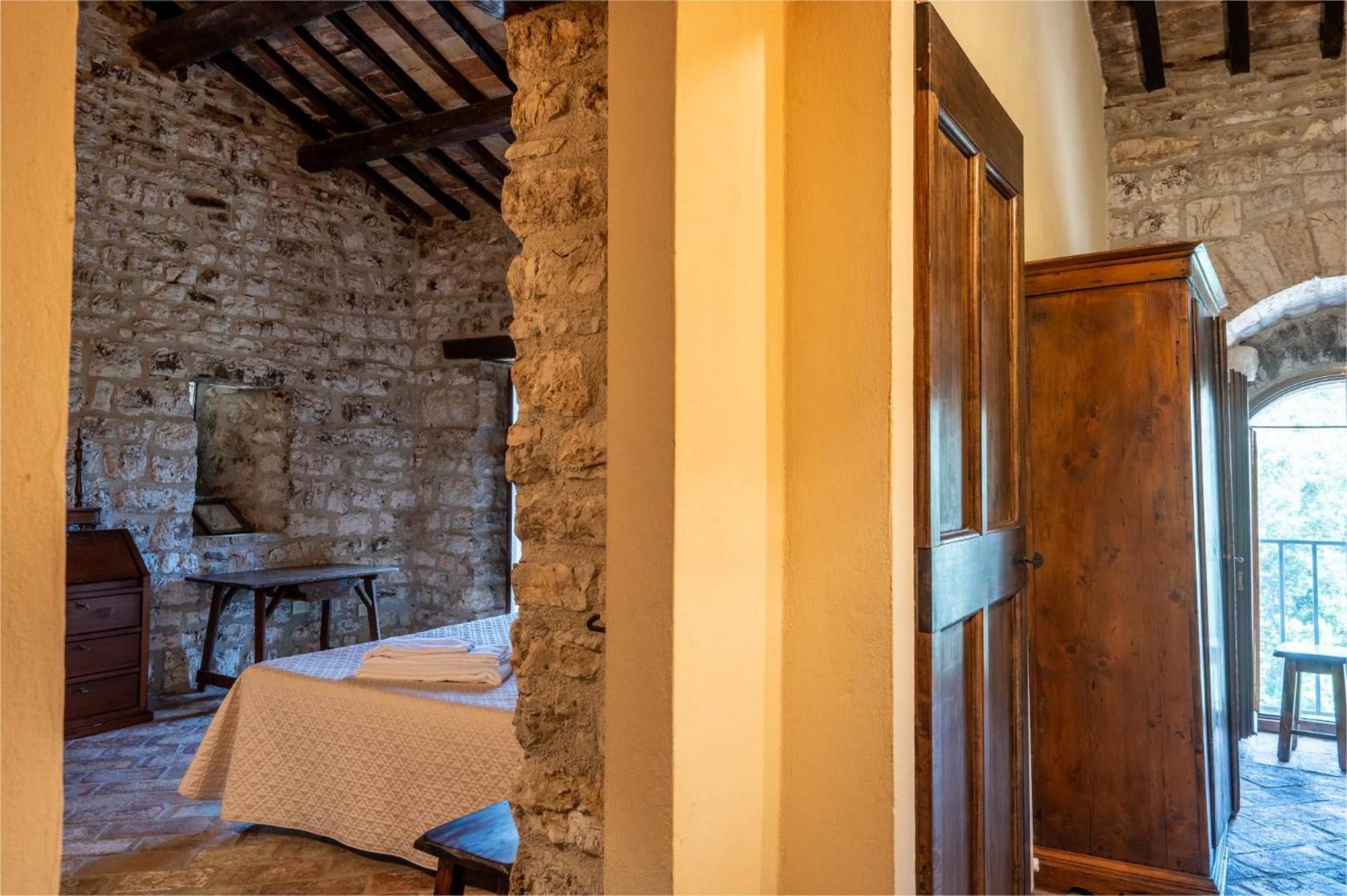 Castello Valenzino Bed and Breakfast Antognola Eksteriør billede