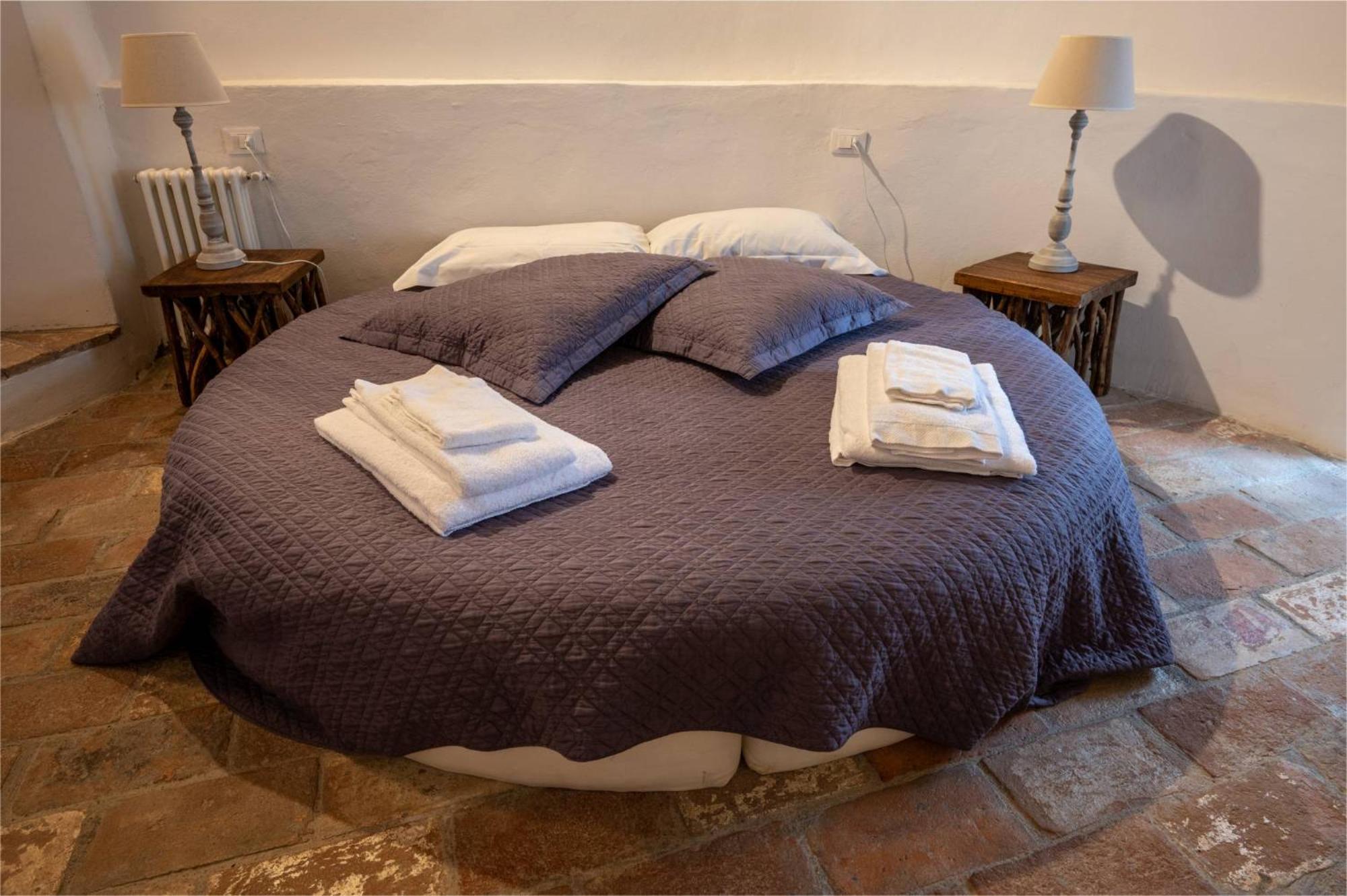 Castello Valenzino Bed and Breakfast Antognola Eksteriør billede