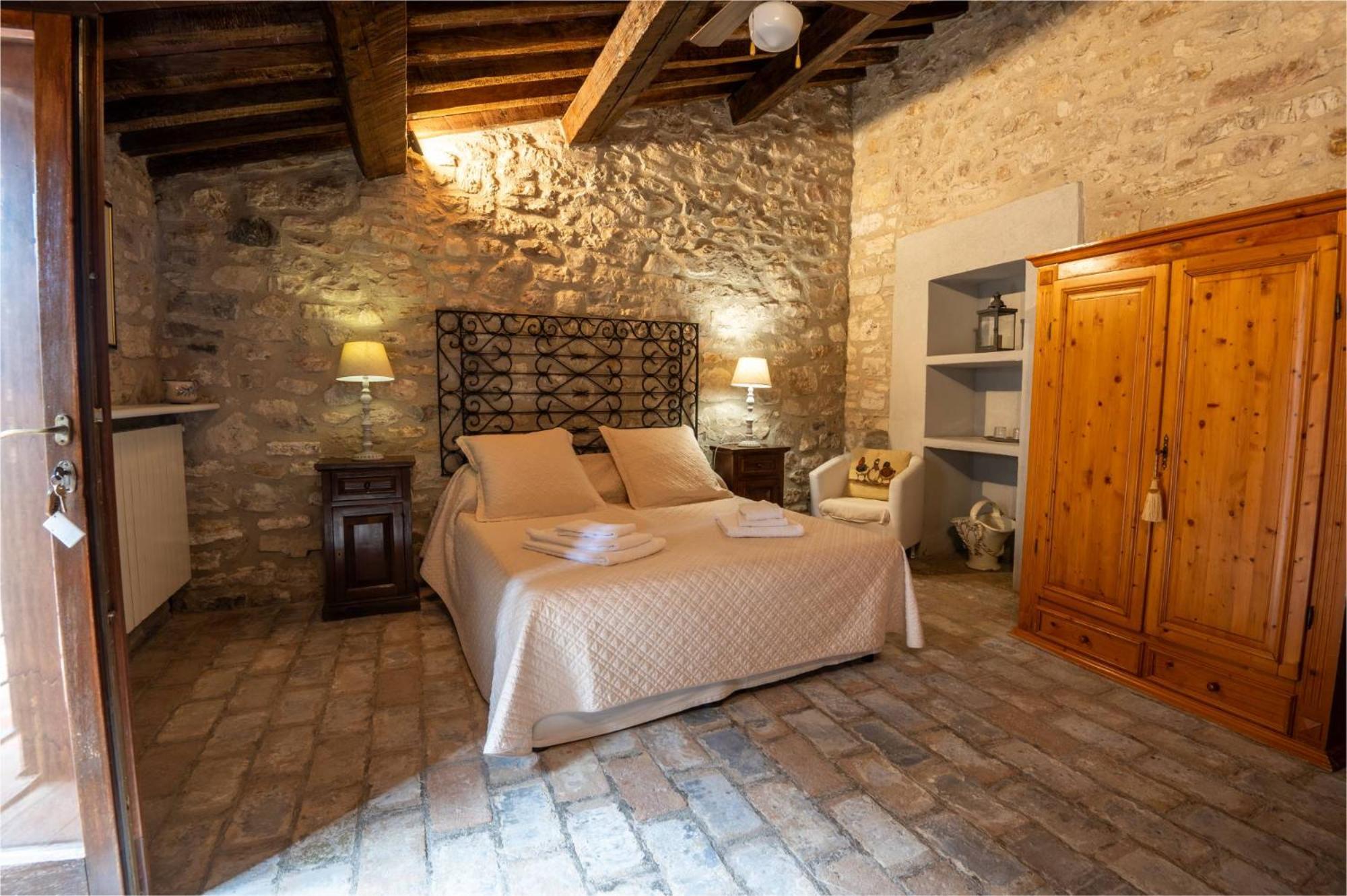 Castello Valenzino Bed and Breakfast Antognola Eksteriør billede