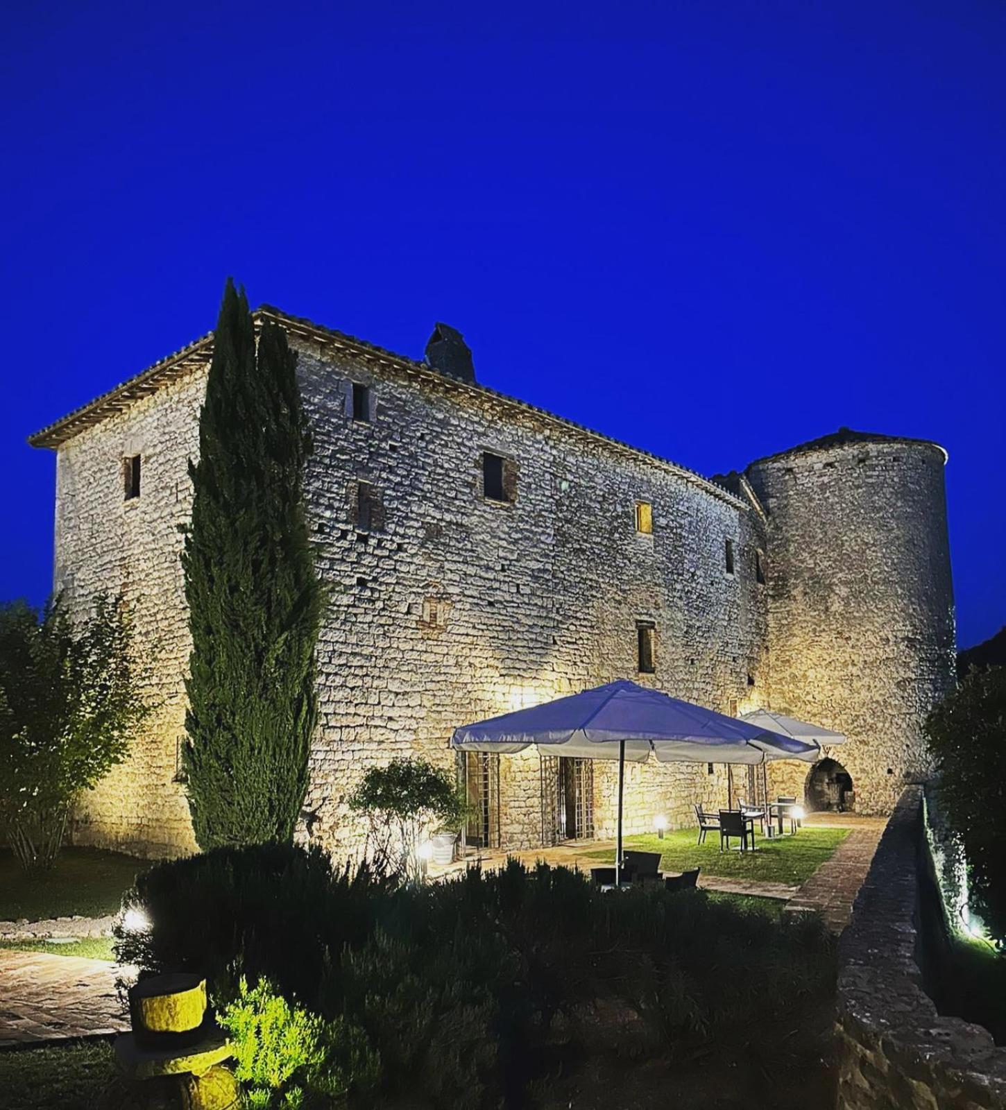 Castello Valenzino Bed and Breakfast Antognola Eksteriør billede