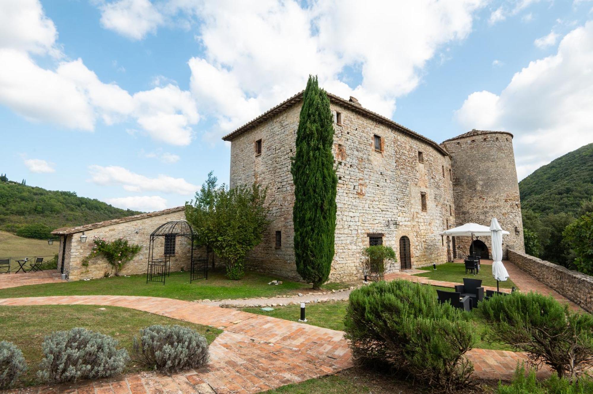 Castello Valenzino Bed and Breakfast Antognola Eksteriør billede